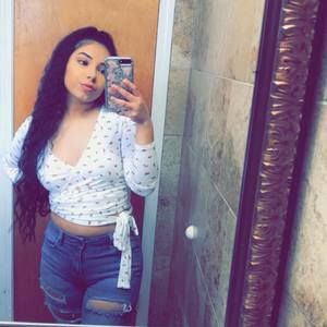 Meet your Posher, Mariela